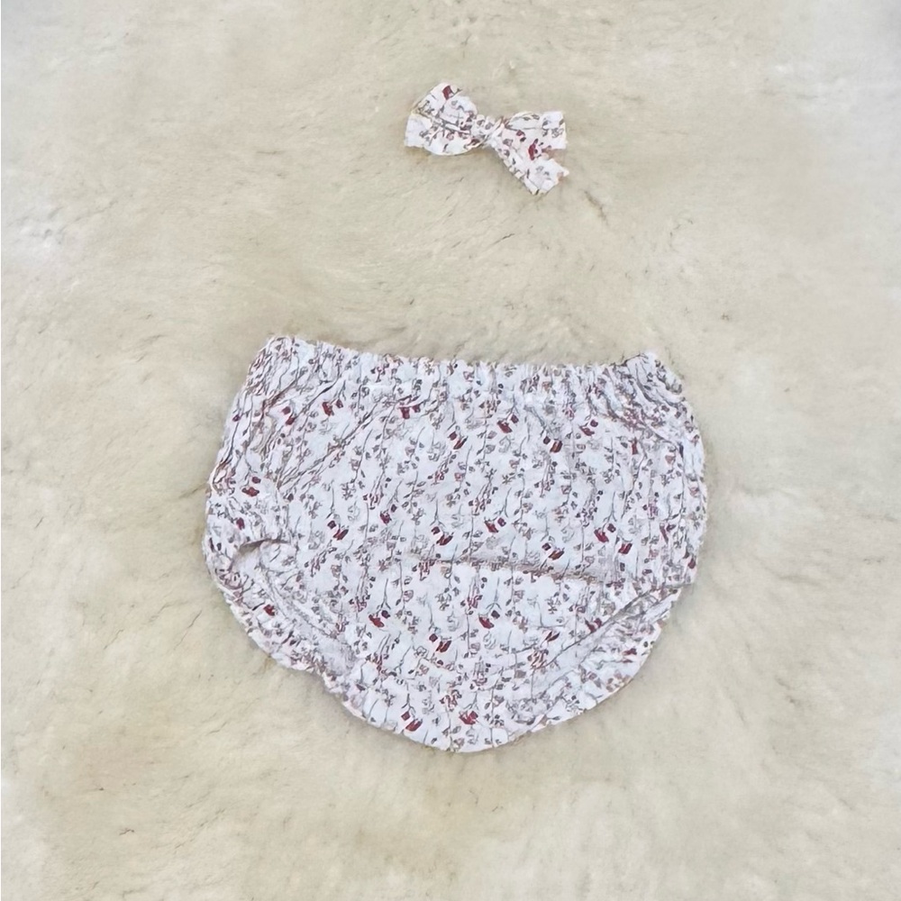 Dainty floral bloomers and hair bow set. 6-12 months